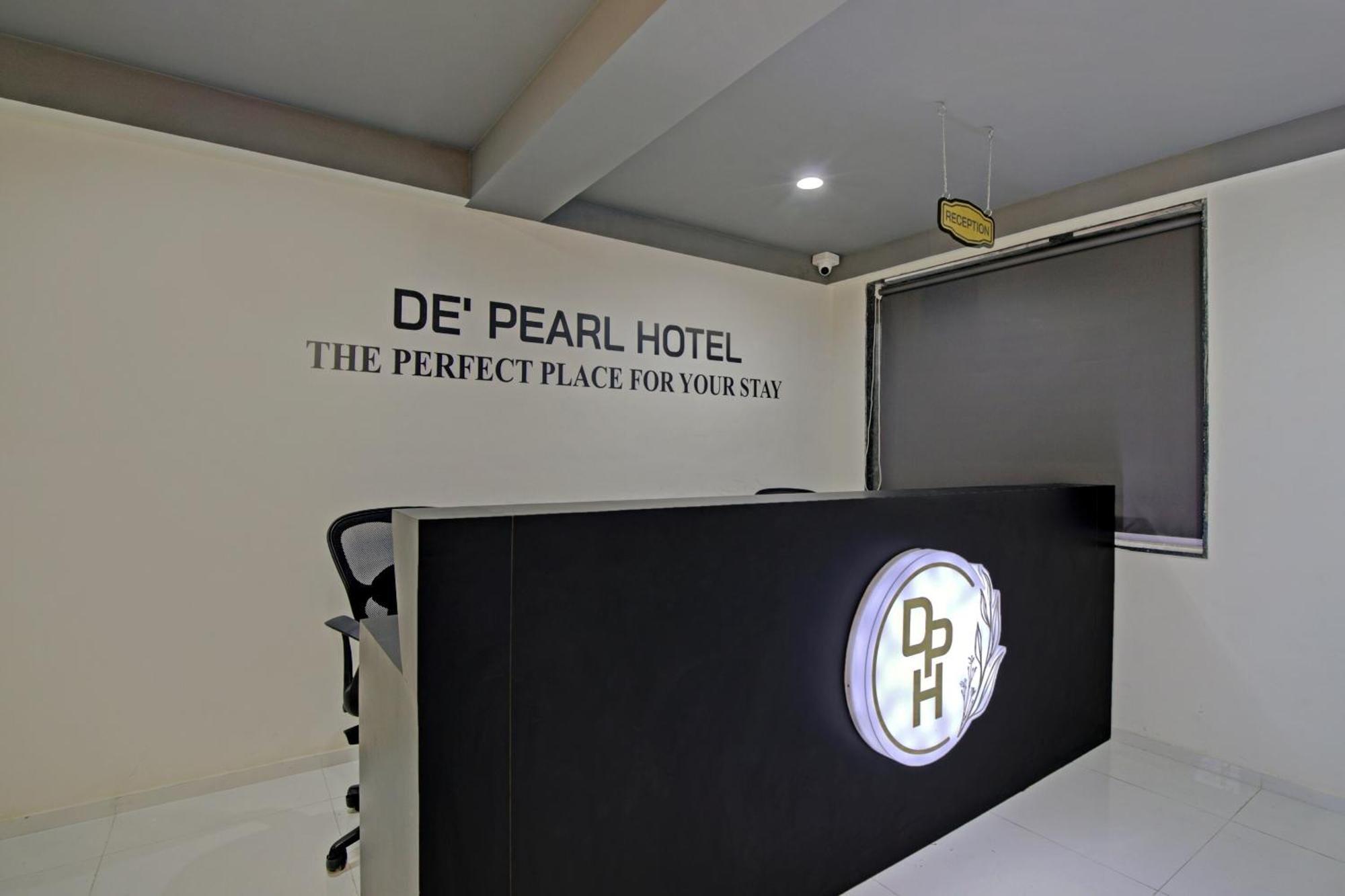 Collection O 80496 De'pearl Hotel Surat Exterior foto